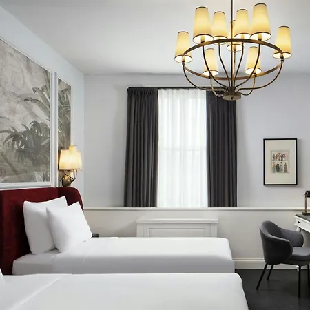 Adahan Decamondo Pera, Autograph Collection Hotel