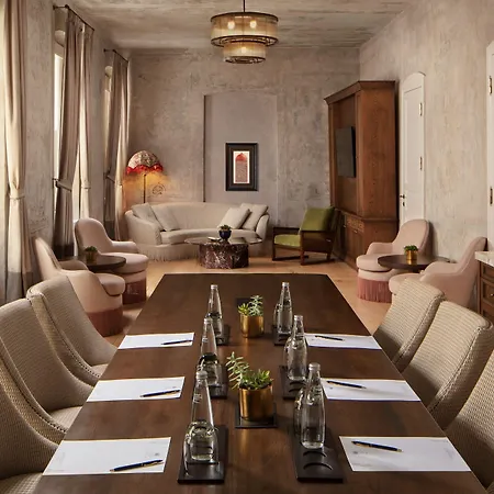 Adahan Decamondo Pera, Autograph Collection Hotel 5*