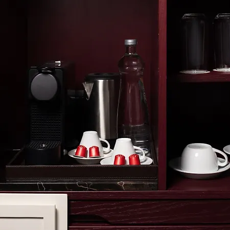 Adahan Decamondo Pera, Autograph Collection Hotel