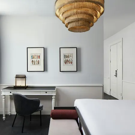 Adahan Decamondo Pera, Autograph Collection Otel 5*