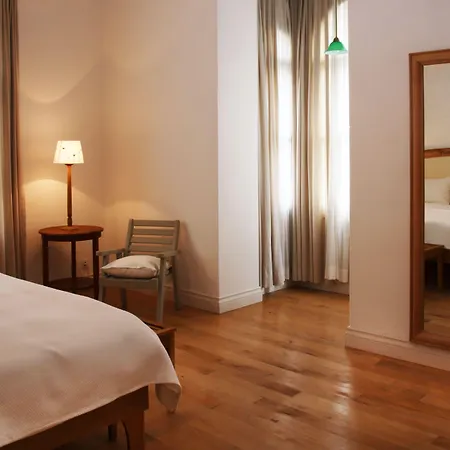 Adahan Decamondo Pera, Autograph Collection Hotel