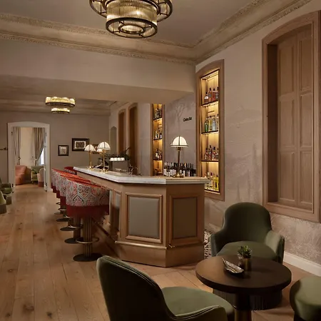 Adahan Decamondo Pera, Autograph Collection 5*