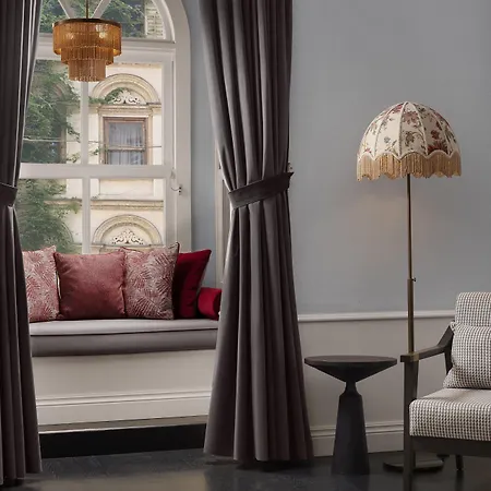 Adahan Decamondo Pera, Autograph Collection 5*