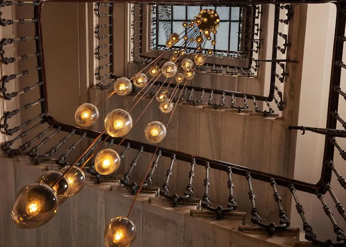 Adahan Decamondo Pera, Autograph Collection Hotel