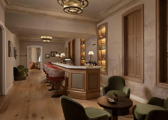 Adahan Decamondo Pera, Autograph Collection 5*