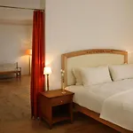 Adahan Decamondo Pera, Autograph Collection 4*