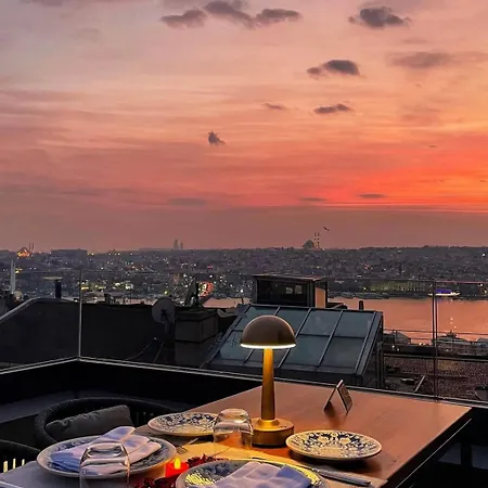 Adahan Decamondo Pera, Autograph Collection 호텔 5*